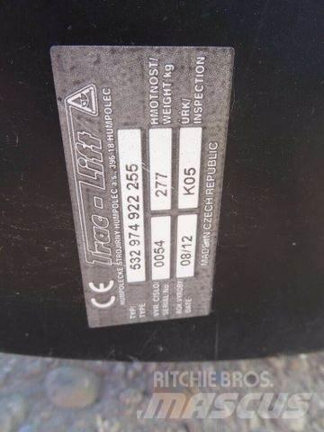  TRAC LIFT hay forks Altri macchinari per falciare e trinciare