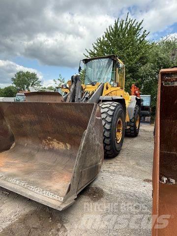 Volvo L 120 E Pale gommate