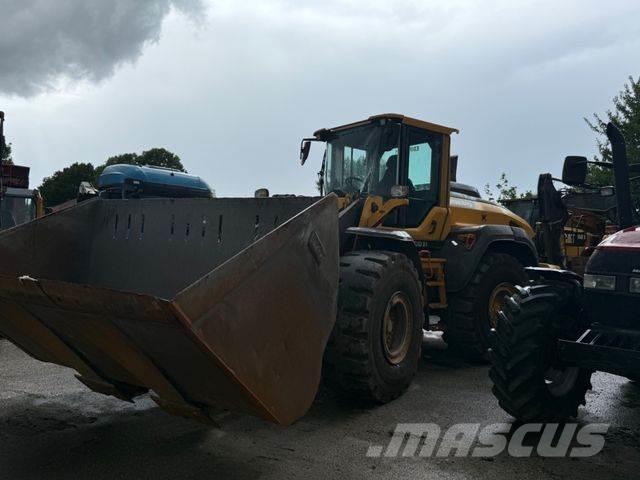 Volvo L 120 H Pale gommate