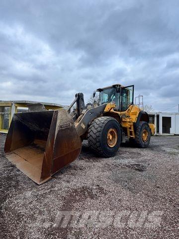 Volvo L 180 H Pale gommate