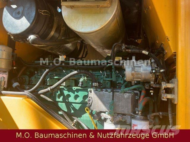 Volvo L120 E /Waage / Pale gommate