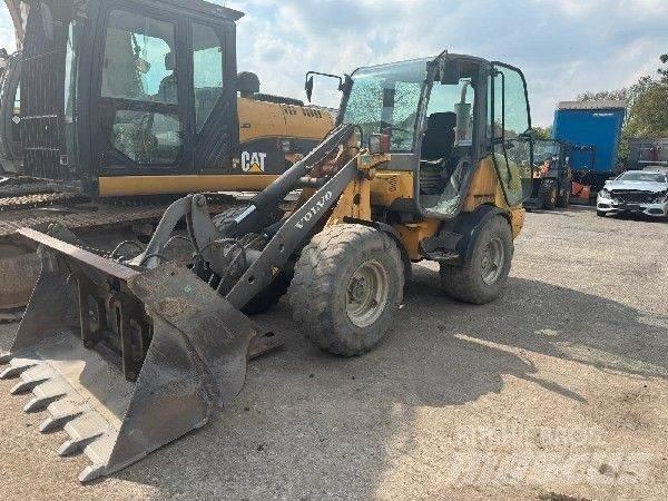 Volvo L25b Pale gommate