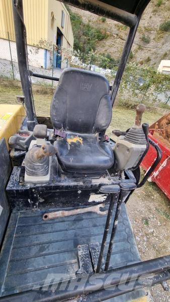 CAT 305ECR Miniescavatori