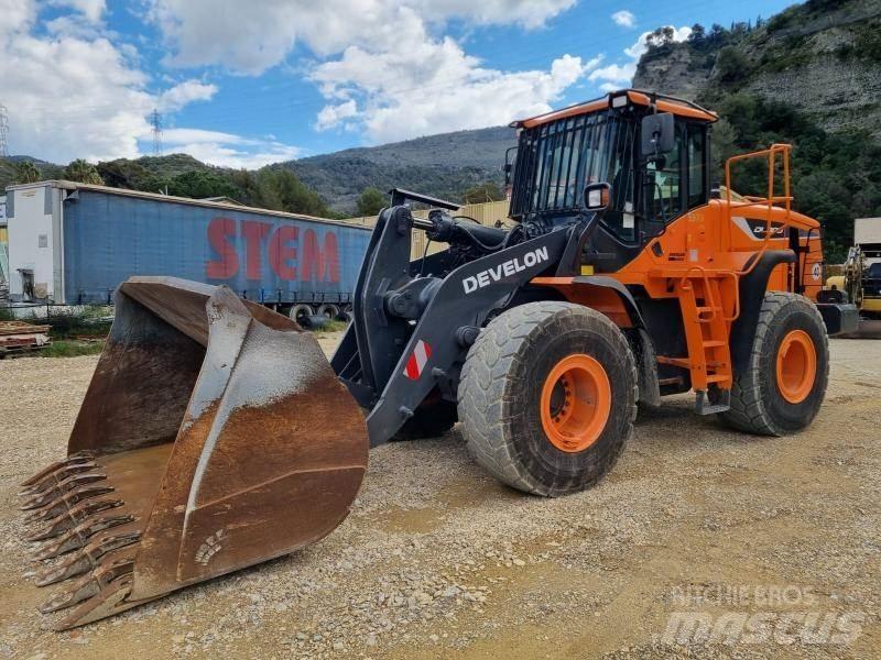 Doosan DL300 Pale gommate