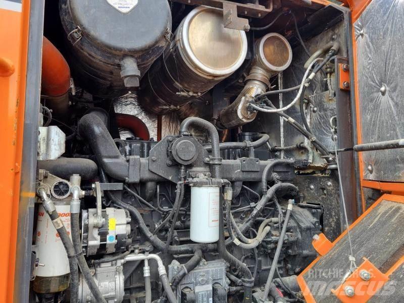 Doosan DL300 Pale gommate