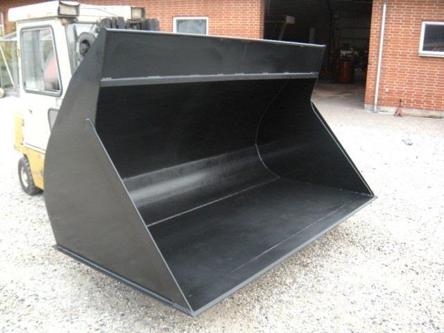  - - - kornskovl Benne