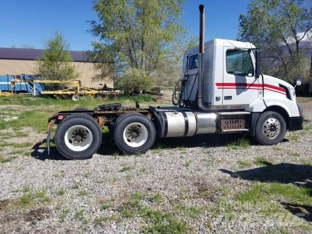 Volvo Semi Tractor Furgone chiuso