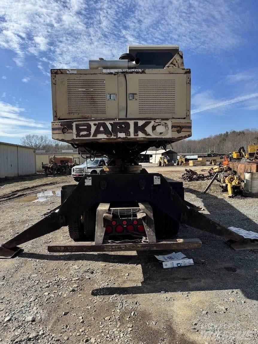 Barko 160D Caricatronchi con base su rimorchio