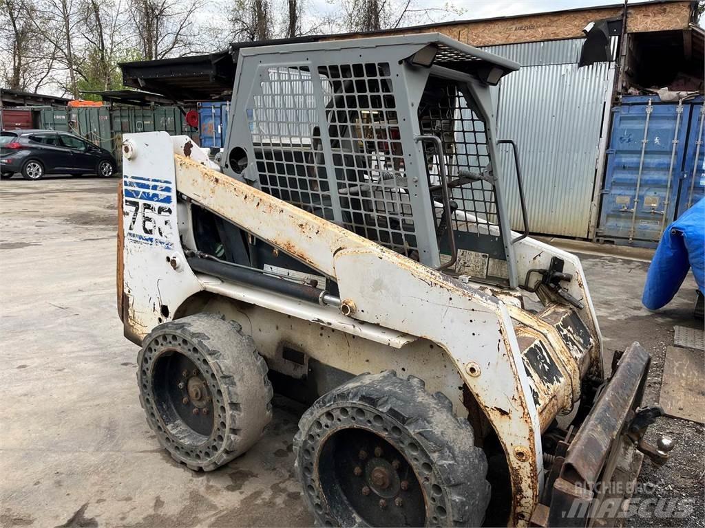 Bobcat 763 Mini Pale Gommate