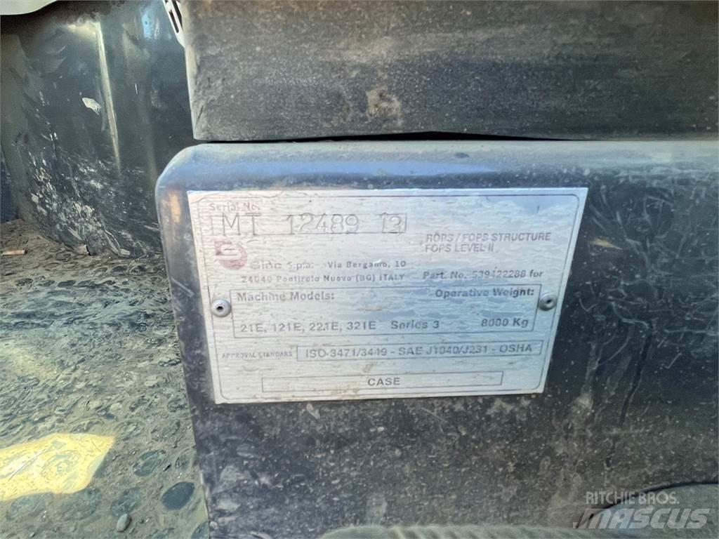 CASE 321E Pale gommate