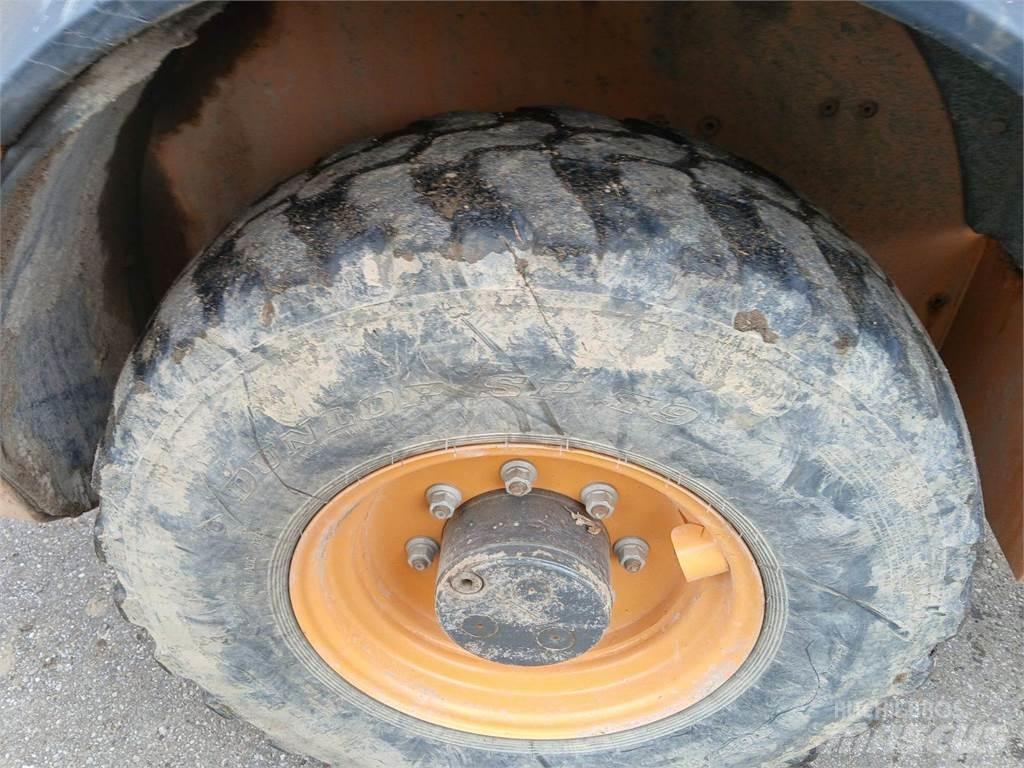CASE 321F Pale gommate