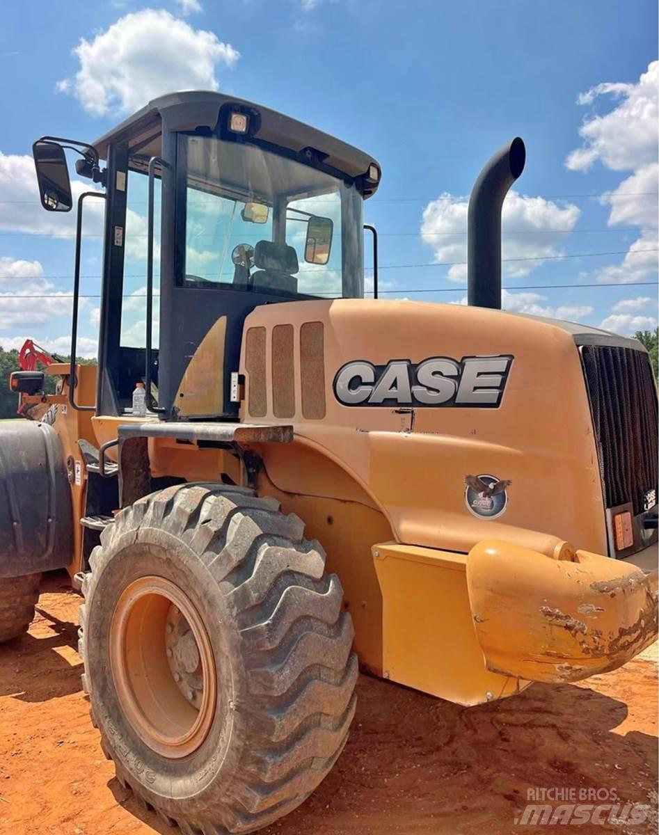 CASE 521F Pale gommate