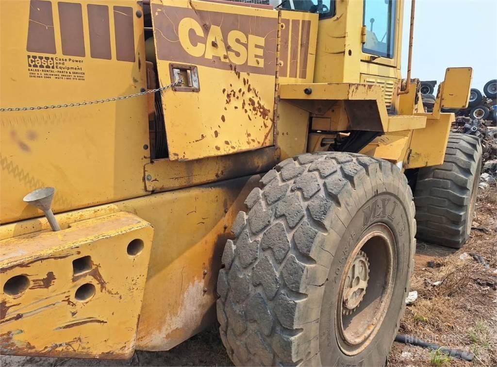 CASE 621 Pale gommate