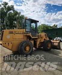 CASE 621B Pale gommate