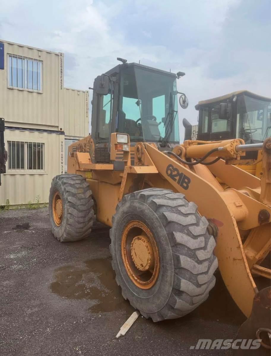 CASE 621B Pale gommate