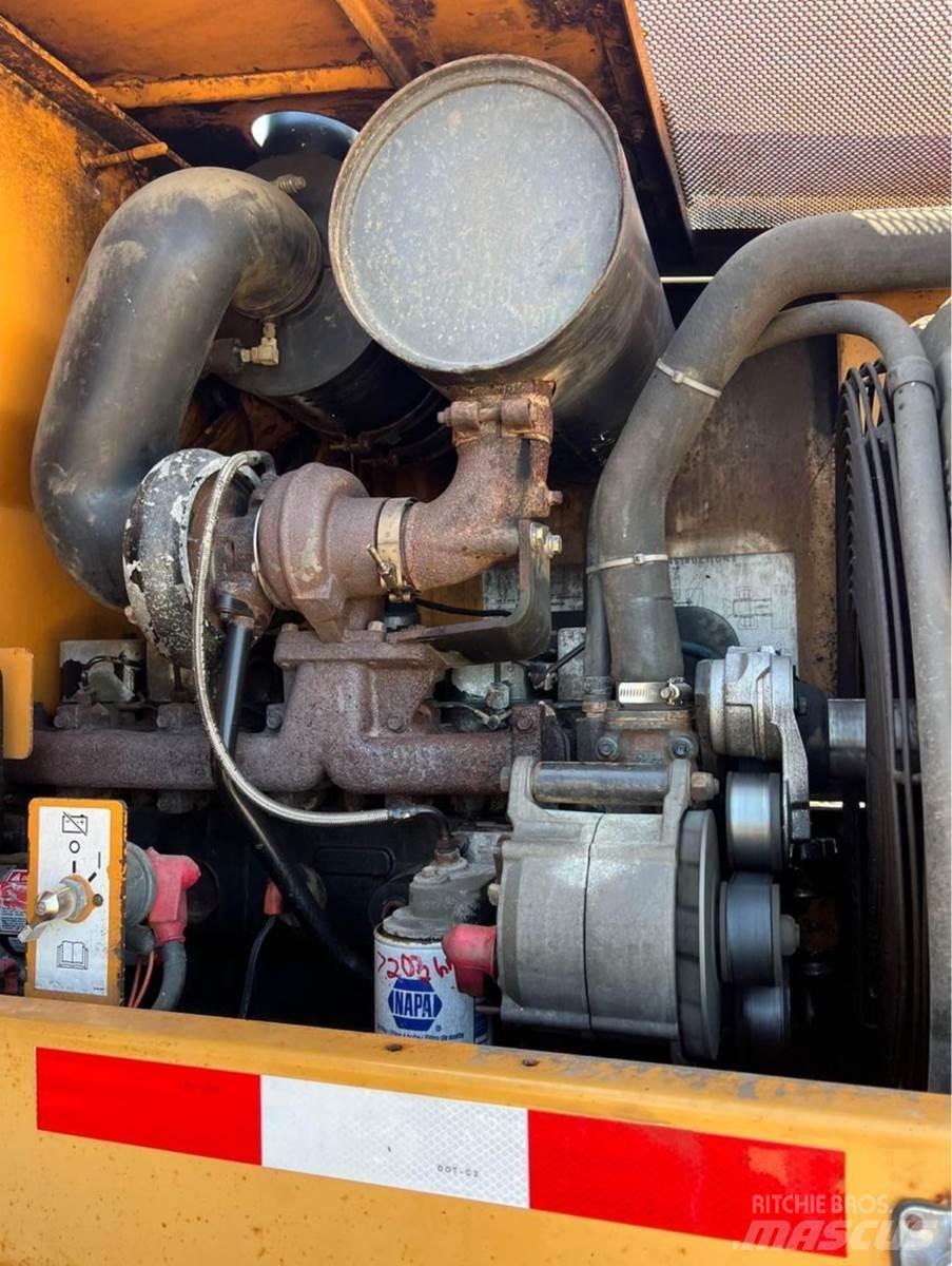 CASE 621C Pale gommate