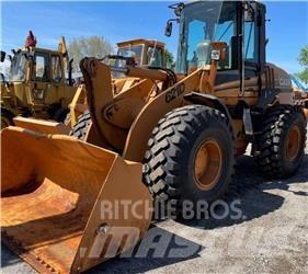CASE 621D Pale gommate