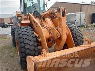 CASE 721C Pale gommate