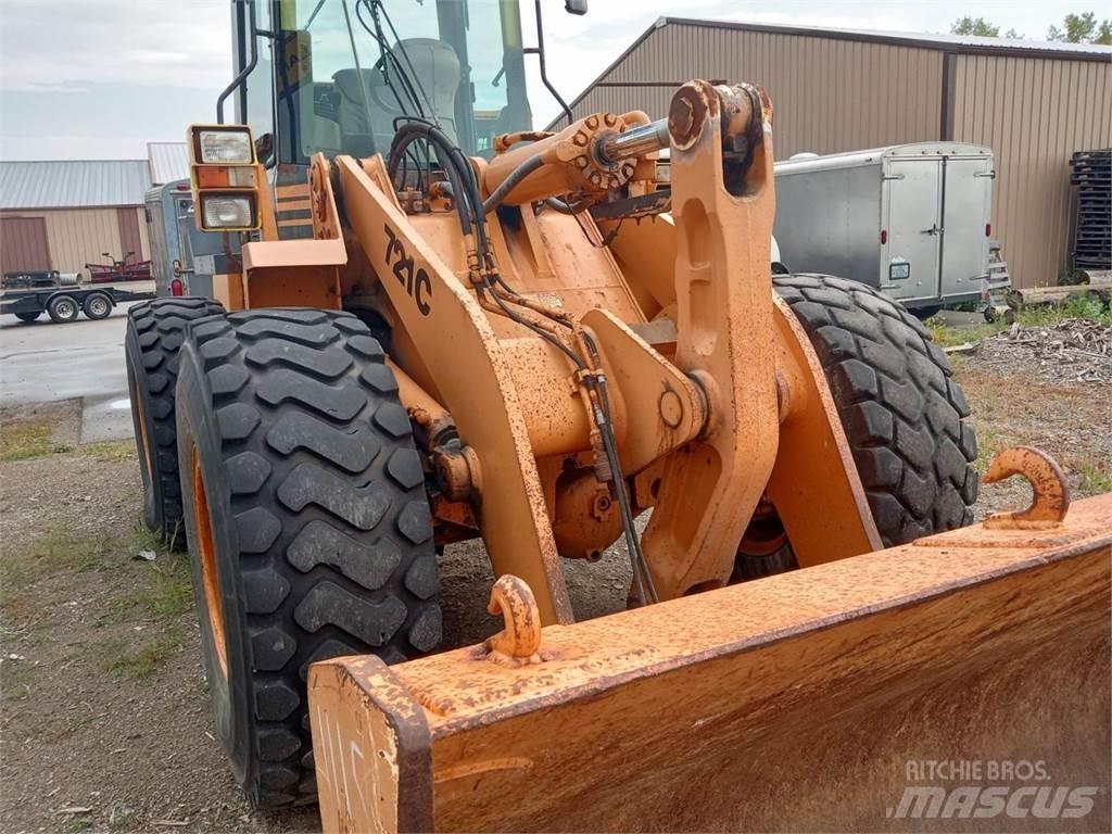 CASE 721C Pale gommate