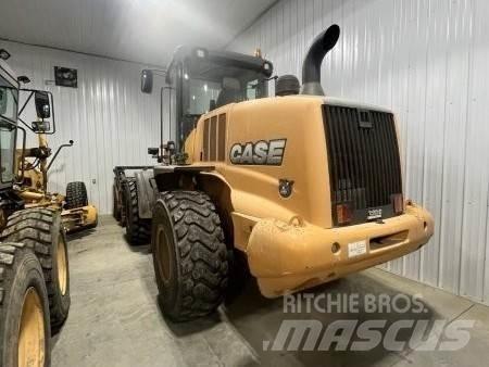 CASE 721F Pale gommate