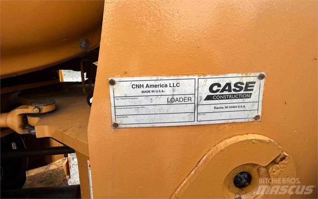 CASE 821F Pale gommate
