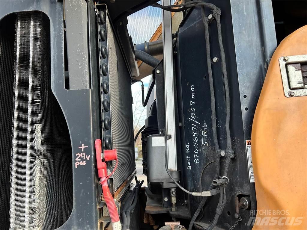 CASE 921E Pale gommate