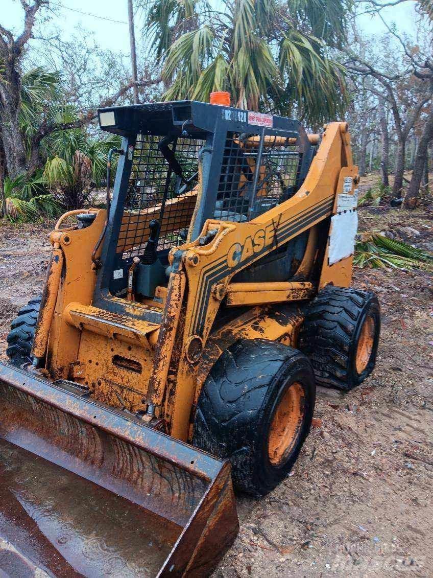 CASE 95XT Mini Pale Gommate