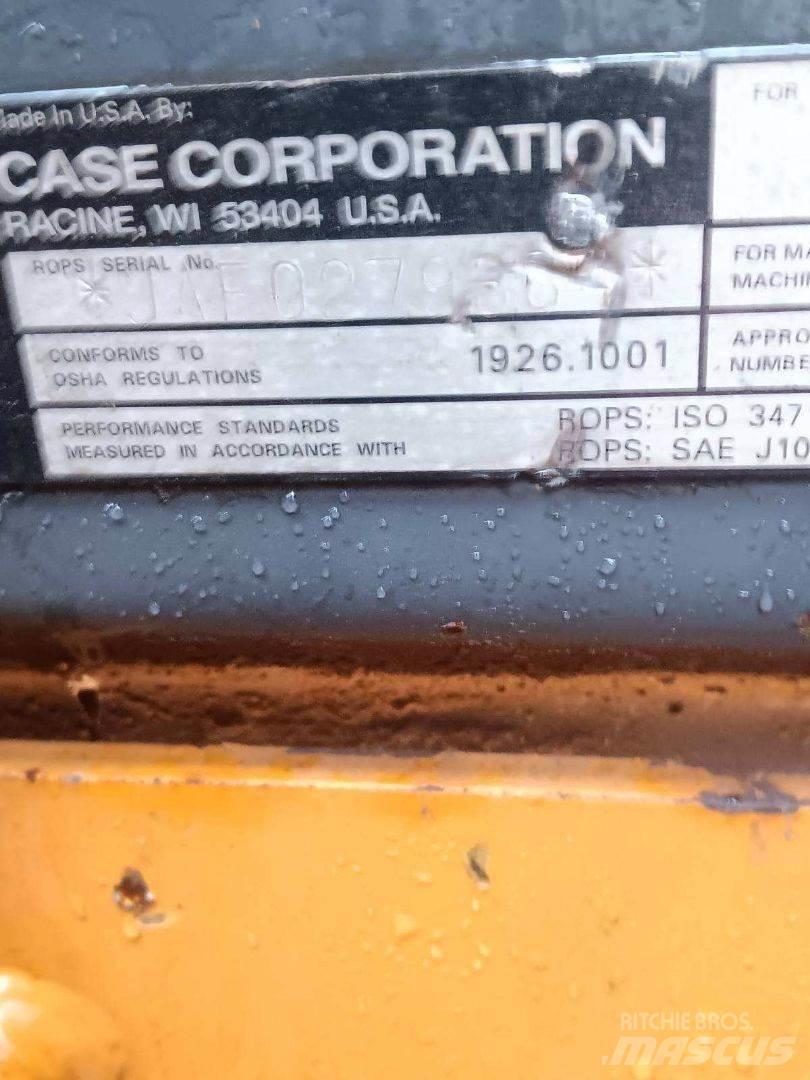 CASE 95XT Mini Pale Gommate