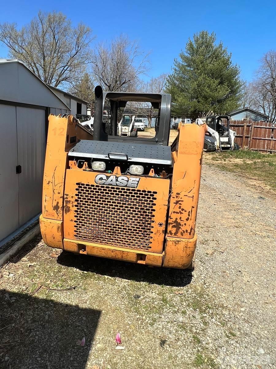 CASE TR270 Mini Pale Gommate