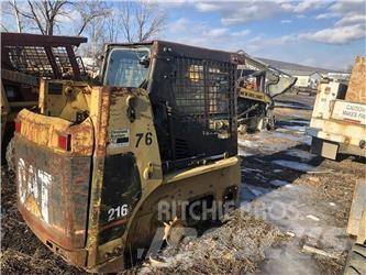 CAT 216B Mini Pale Gommate