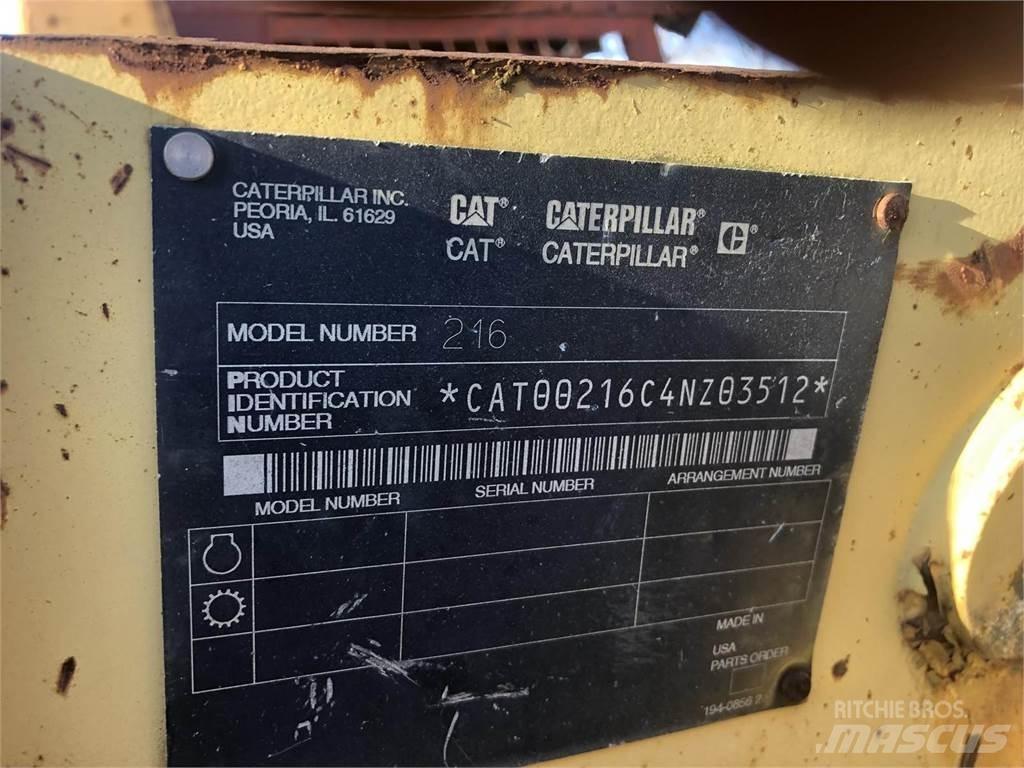 CAT 216B Mini Pale Gommate