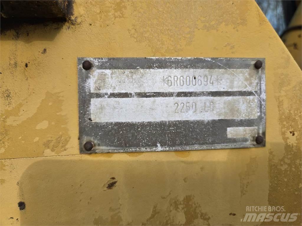 CAT 225D Escavatori cingolati