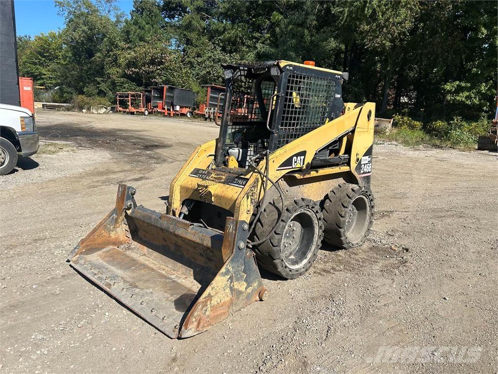 CAT 246B Mini Pale Gommate
