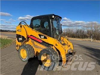 CAT 246C Mini Pale Gommate