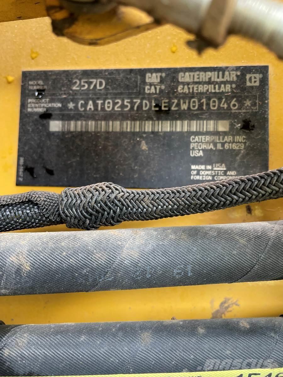 CAT 257D Mini Pale Gommate