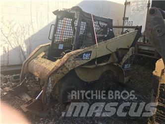 CAT 262B Mini Pale Gommate