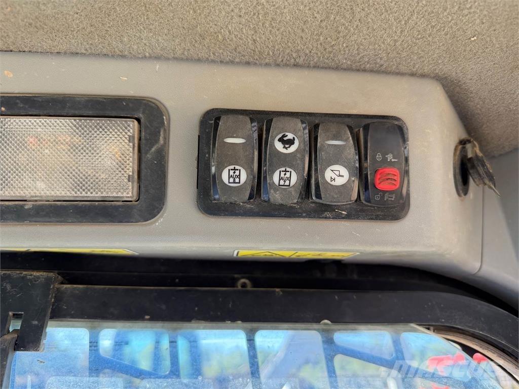 CAT 277D Mini Pale Gommate
