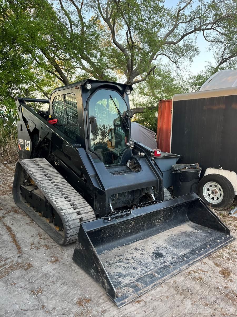 CAT 299D2 Mini Pale Gommate