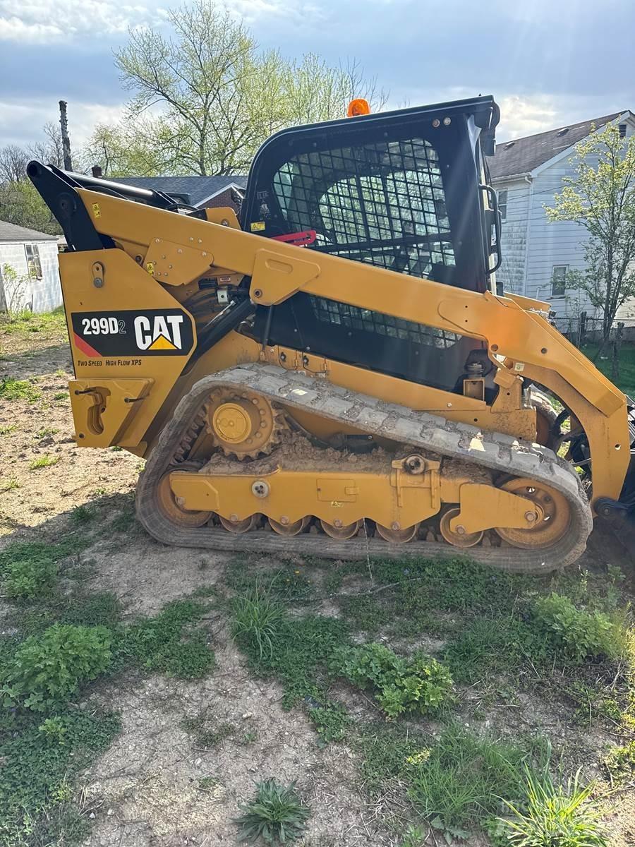 CAT 299D2 Mini Pale Gommate