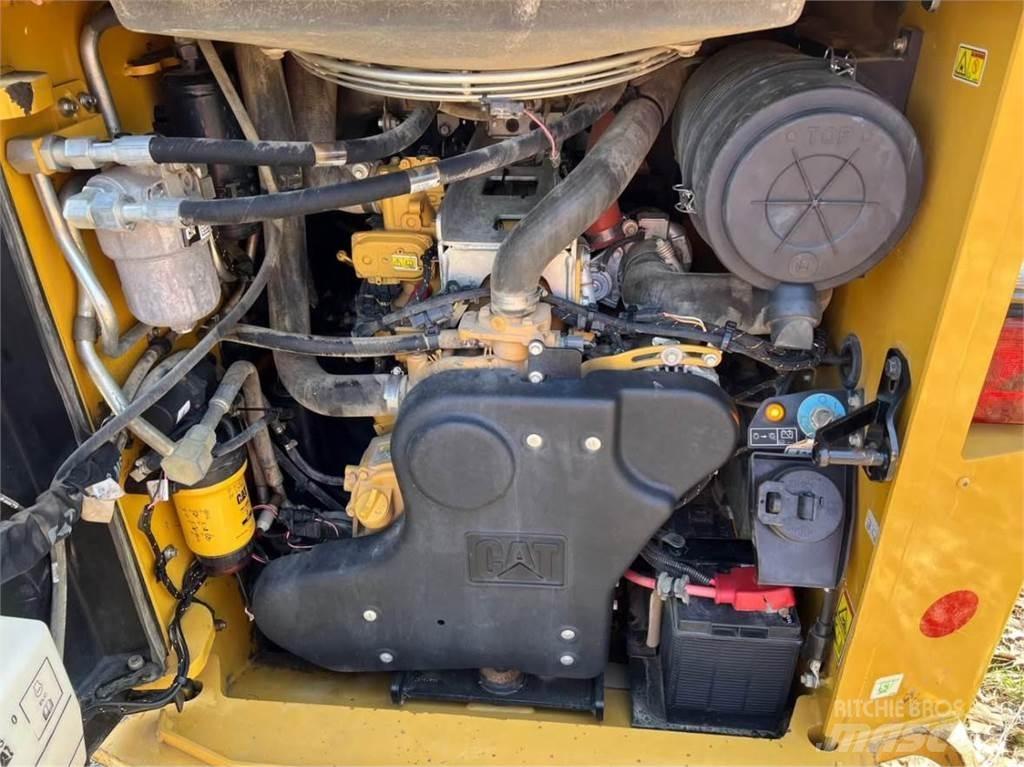 CAT 299D3 Mini Pale Gommate