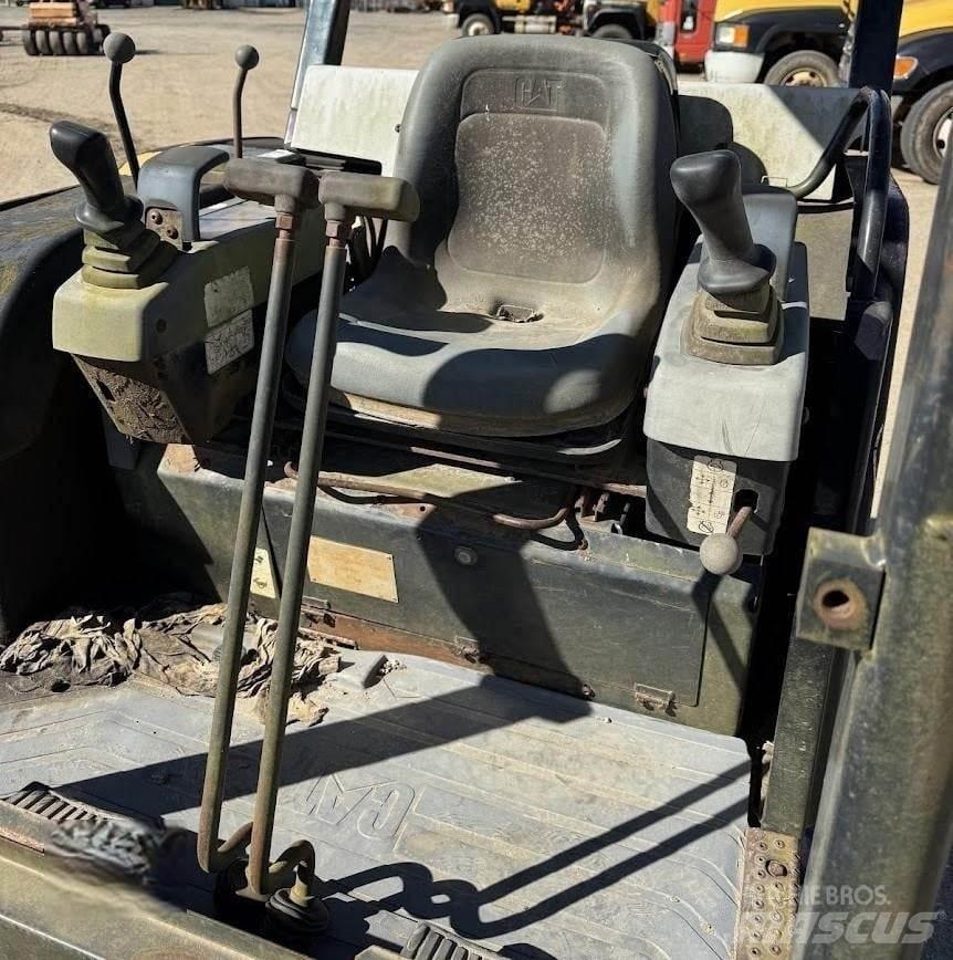 CAT 302.5 Miniescavatori