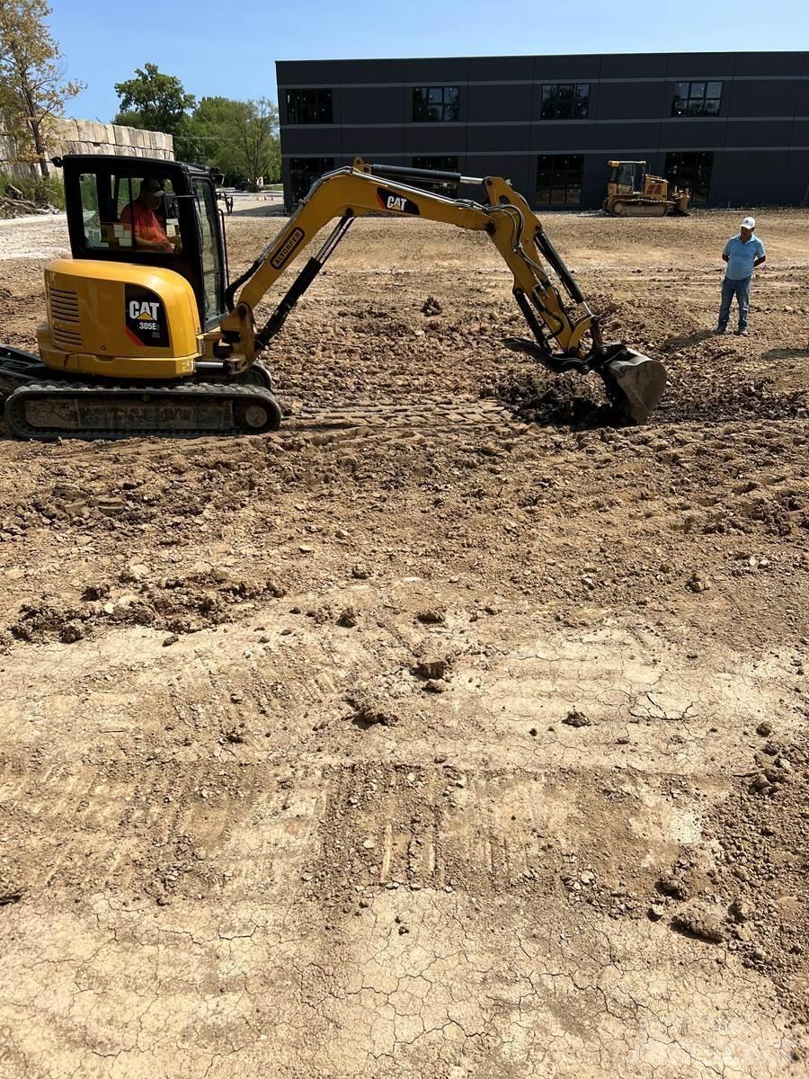 CAT 305 Miniescavatori