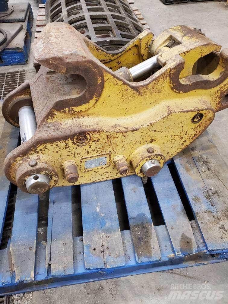 CAT 320DL Accoppiatori rapidi