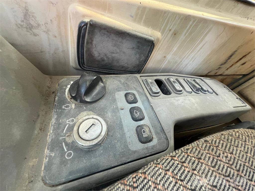 CAT 330BL Escavatori cingolati