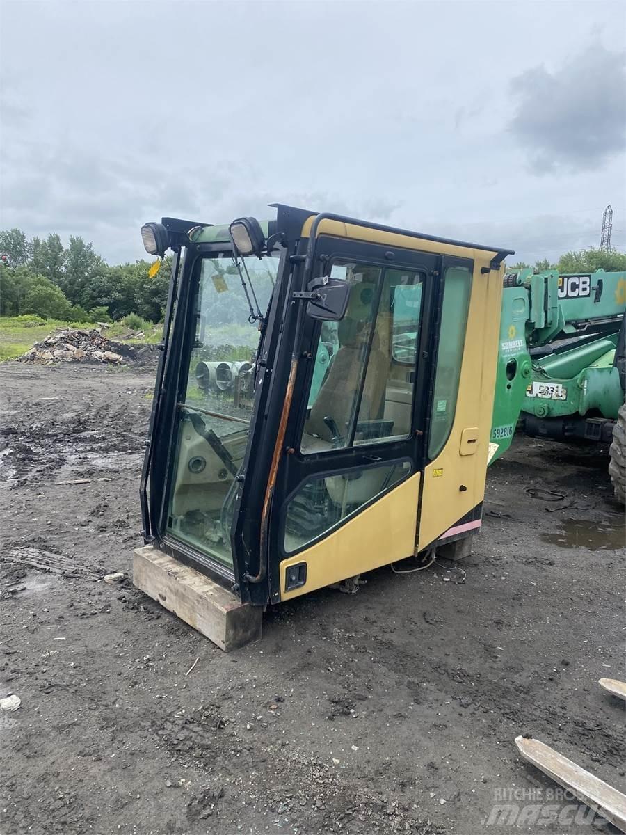 CAT 365 Cabine e interni