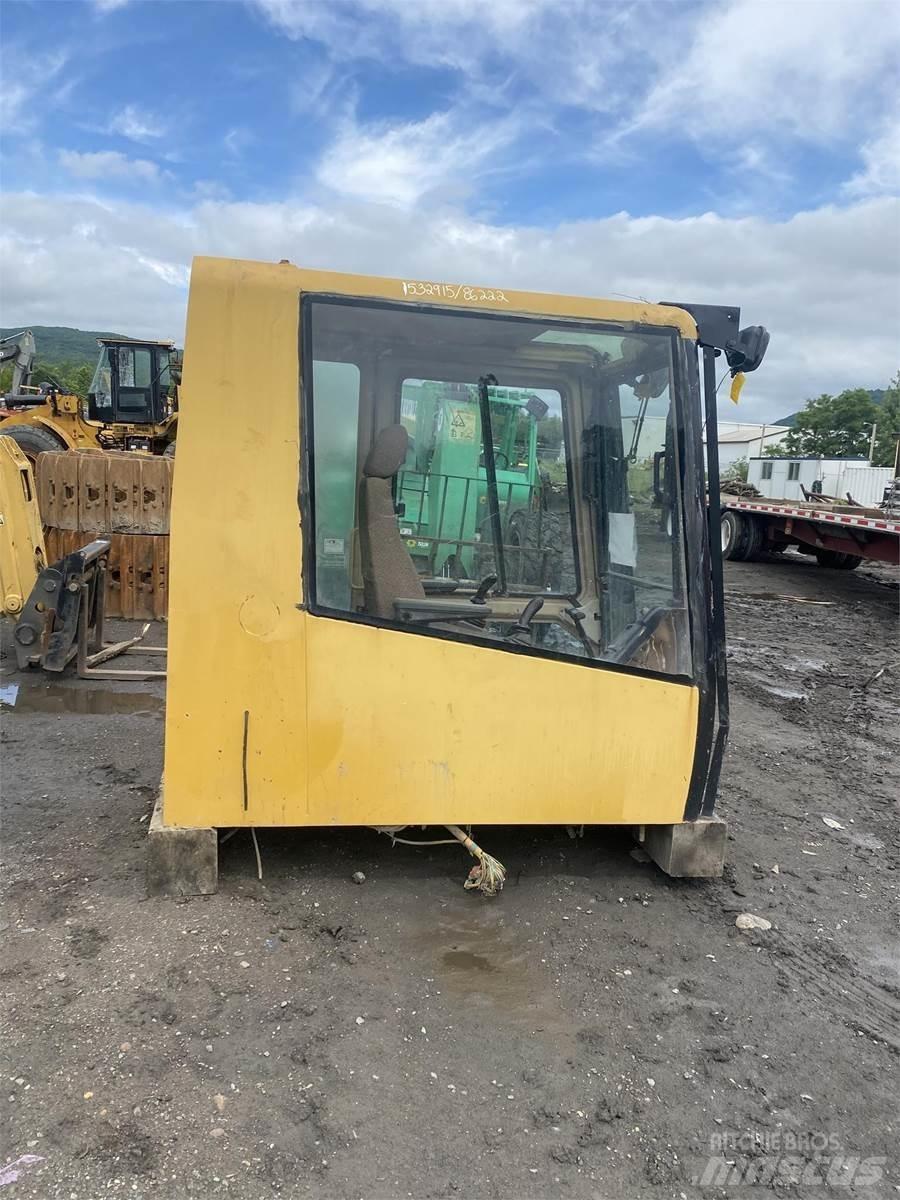 CAT 365 Cabine e interni