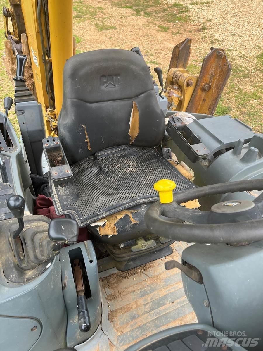 CAT 420D Terne