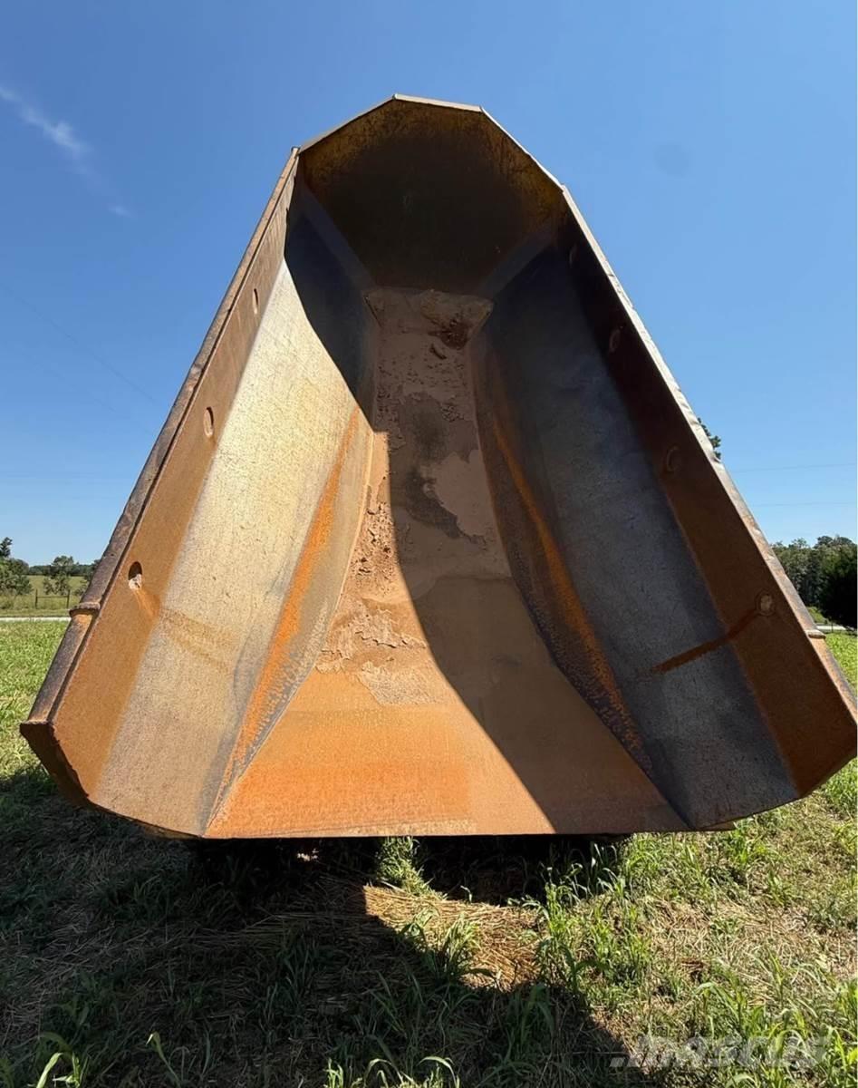 CAT 725 Dumpers articolati