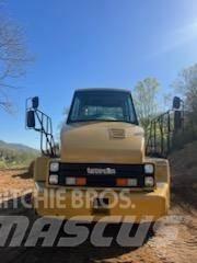 CAT 735 Furgone chiuso