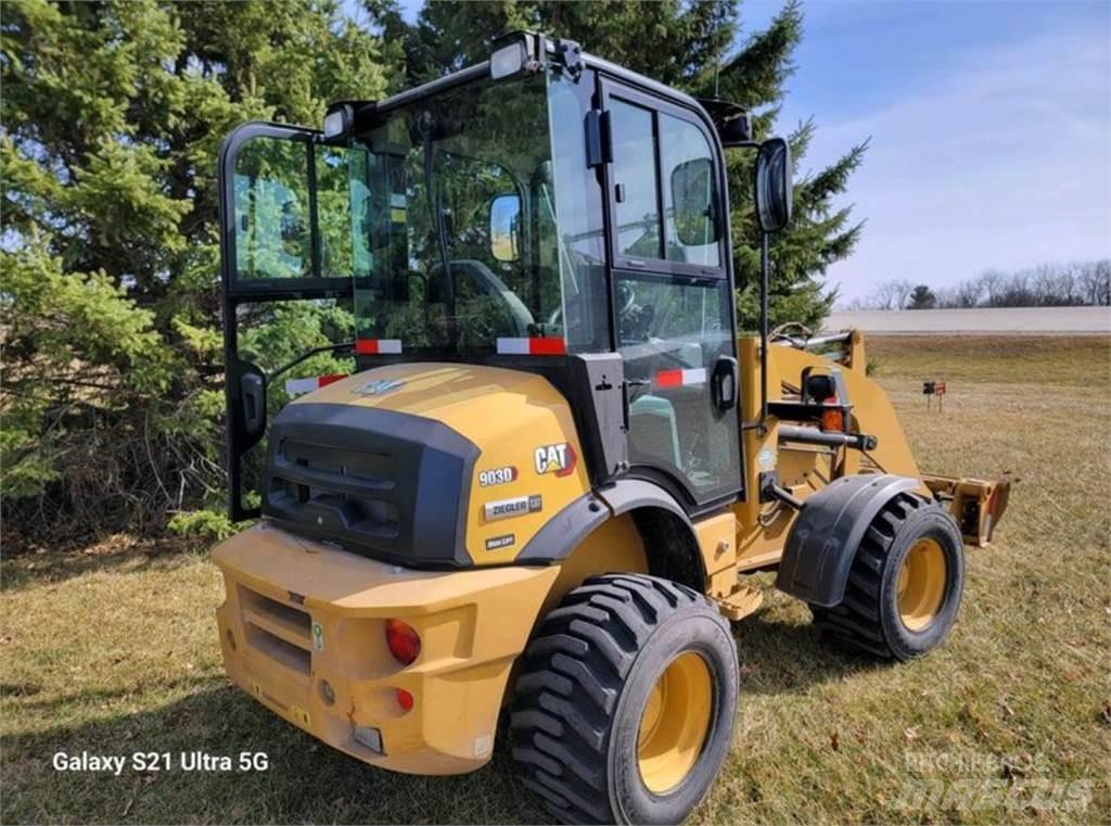 CAT 903D Pale gommate
